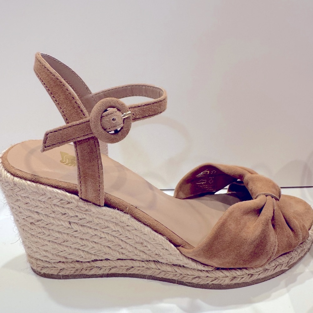 Elegant Tan Espadrille Wedges